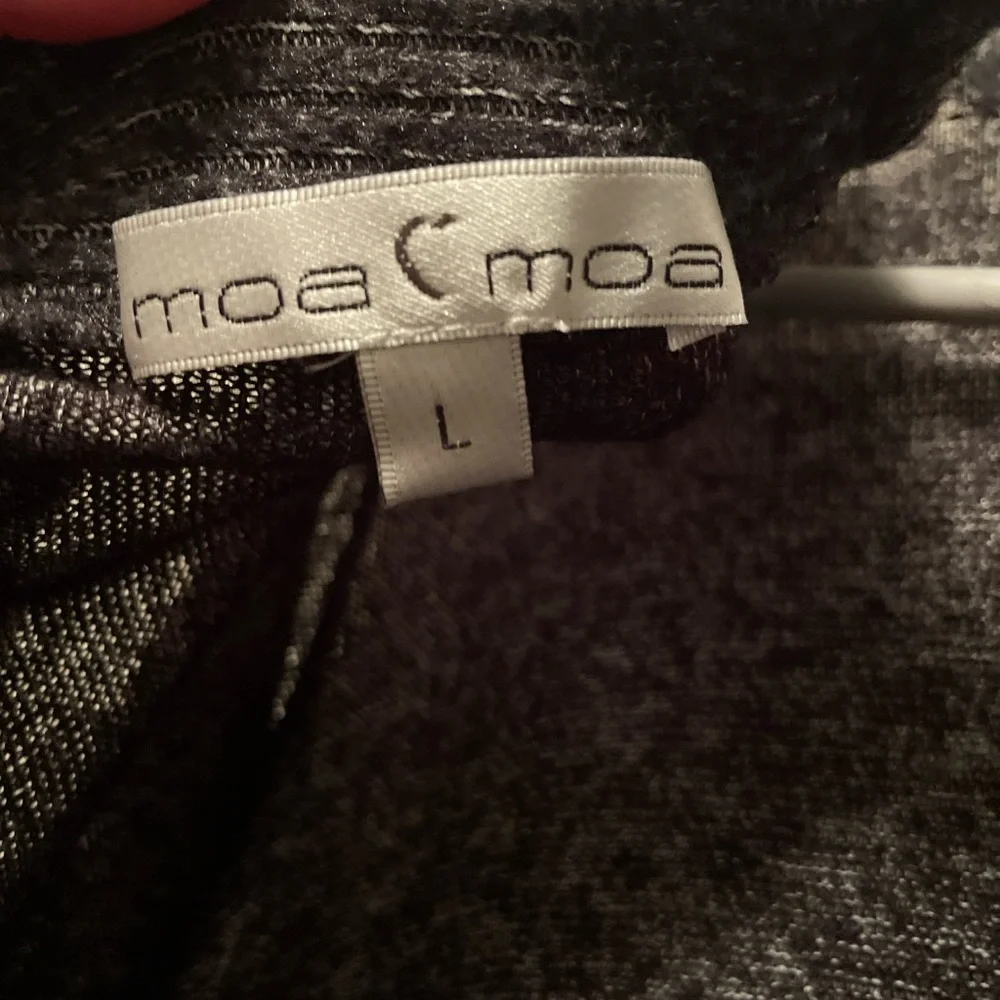 Sweater - Picture 2 of 3
